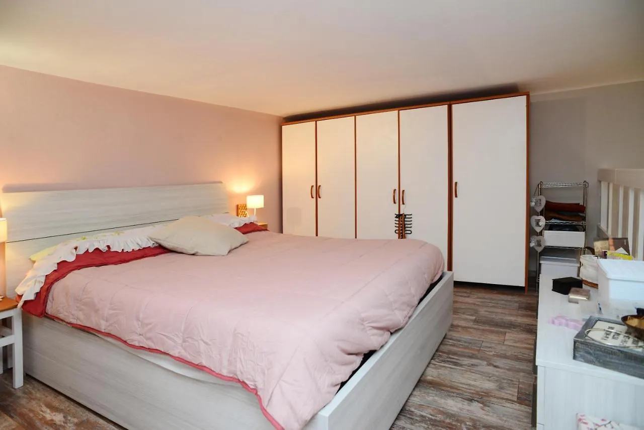 Comfortable, Silent And Charming Loft By The Navigli Milano Italia