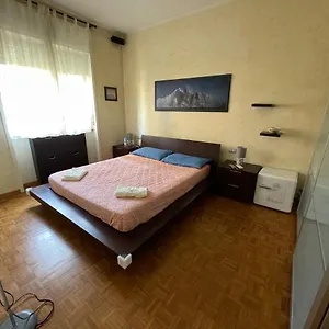 Impeccable 3 Bedroom House Up To 6 People 10 Minutes Away From Duomo Appartamento